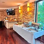 Paviljon Hotel